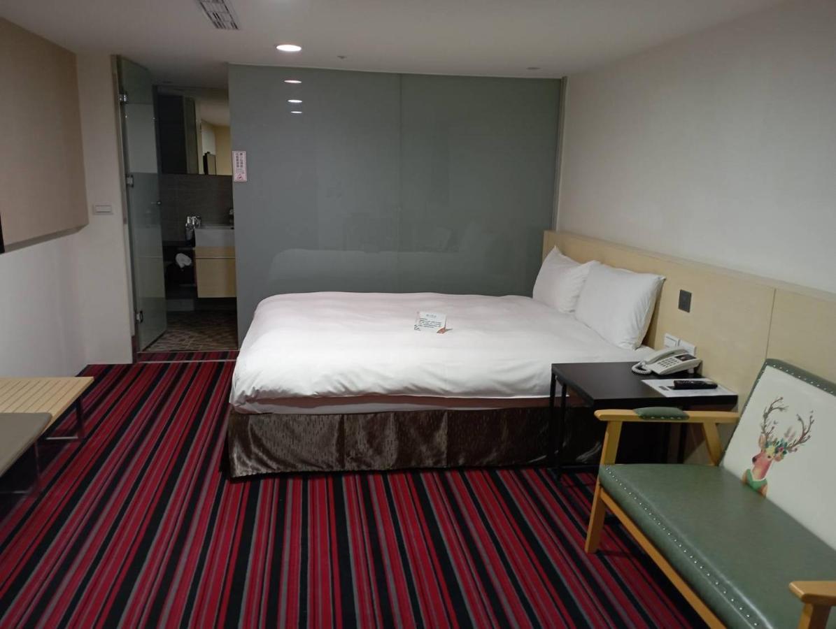 De Reve Express Hotel Chiayi City Exterior foto