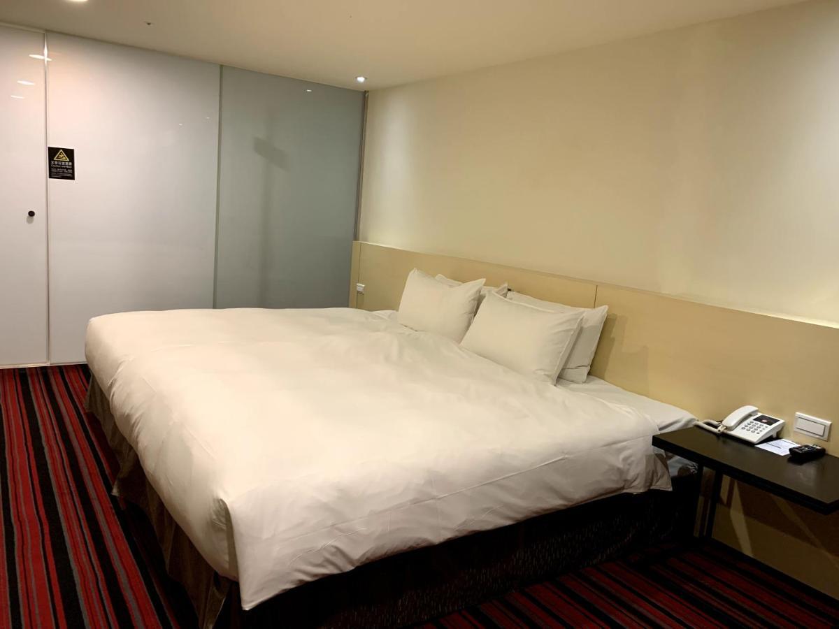 De Reve Express Hotel Chiayi City Exterior foto