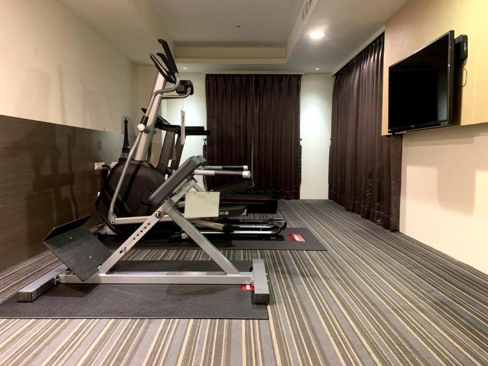 De Reve Express Hotel Chiayi City Exterior foto