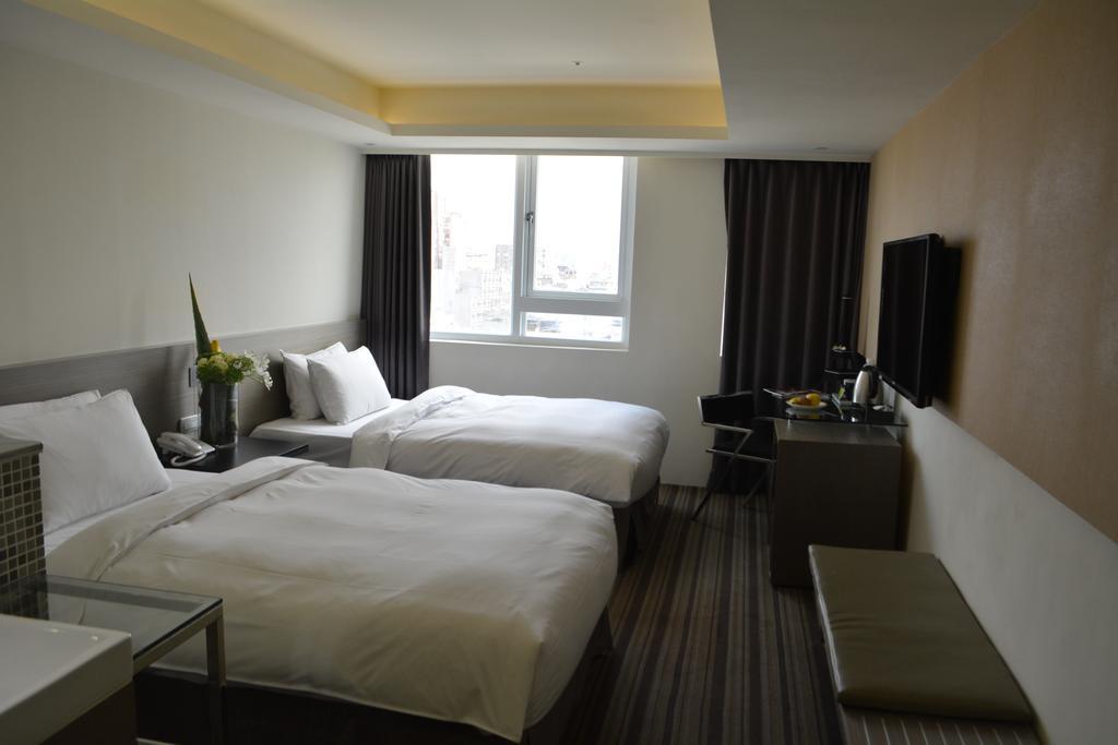 De Reve Express Hotel Chiayi City Exterior foto