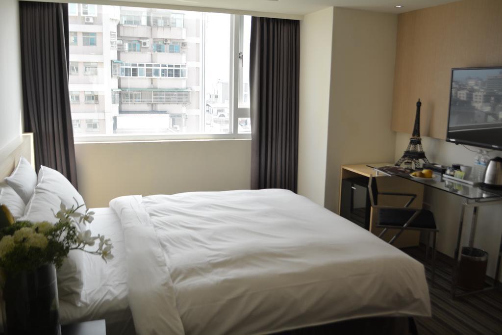 De Reve Express Hotel Chiayi City Exterior foto