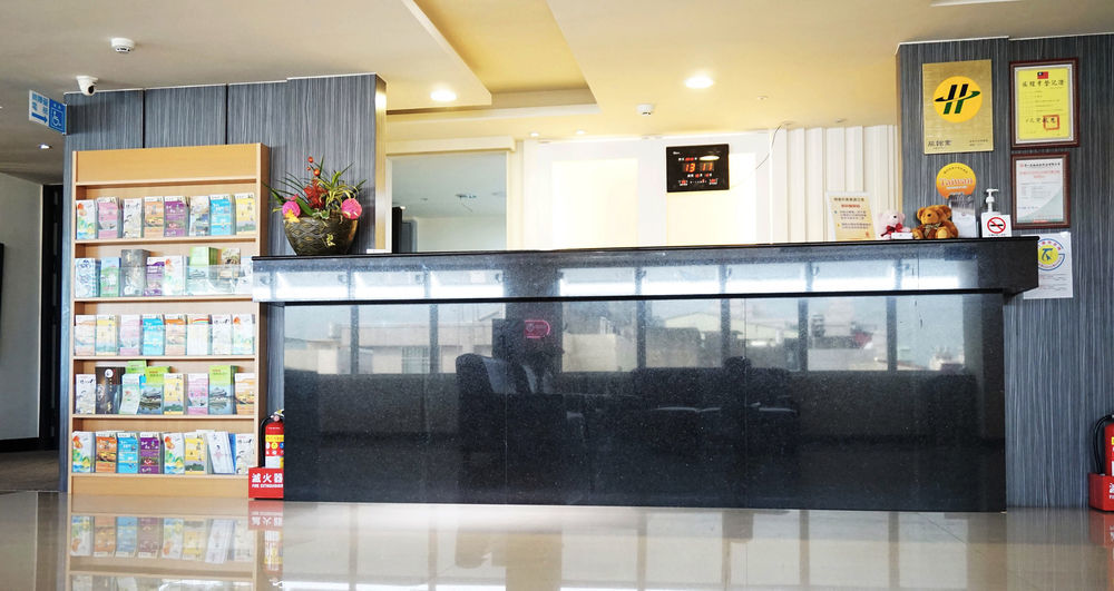 De Reve Express Hotel Chiayi City Exterior foto