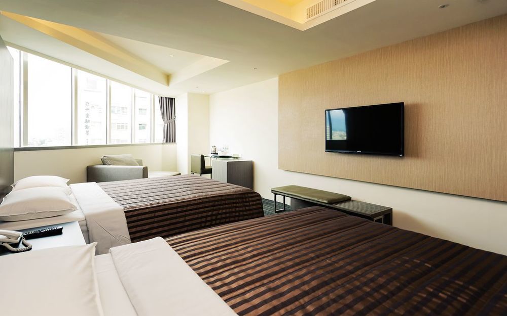 De Reve Express Hotel Chiayi City Exterior foto