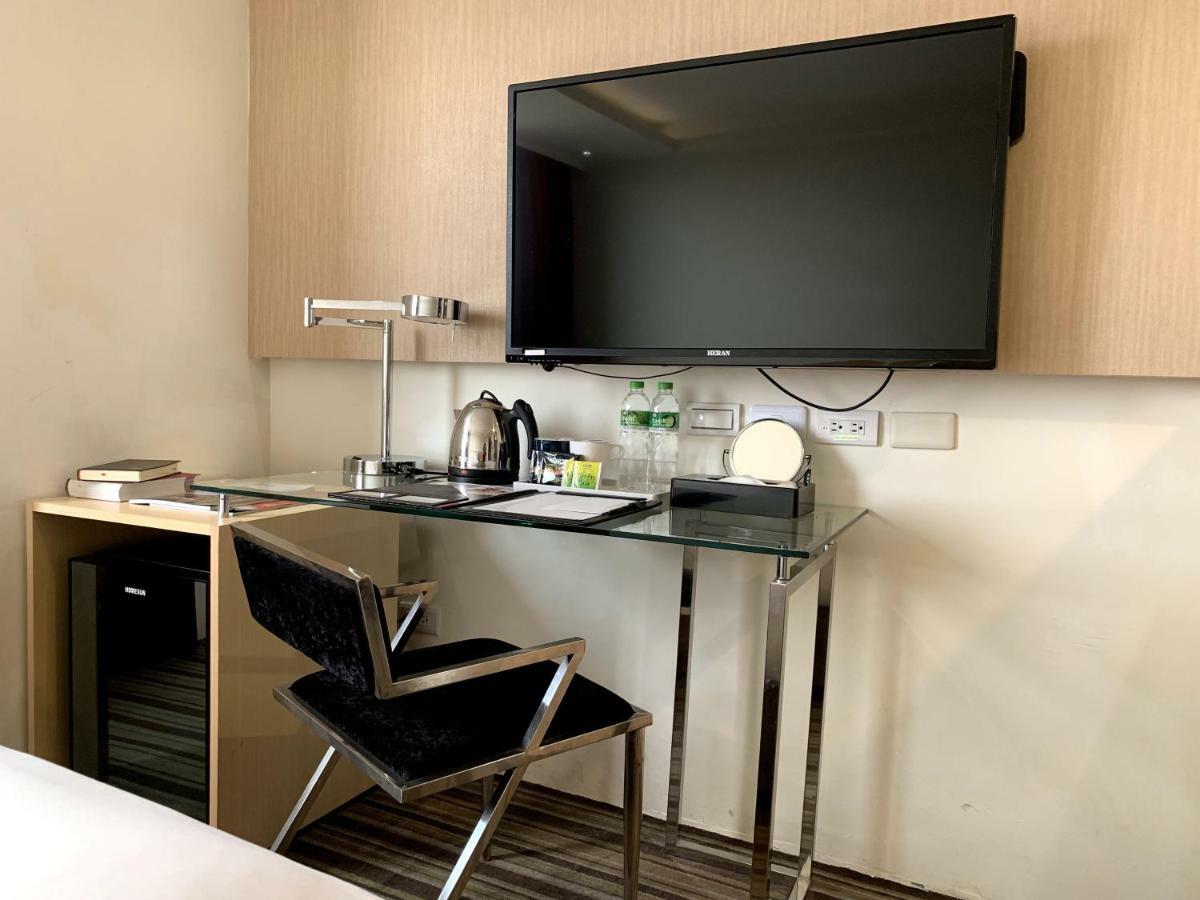 De Reve Express Hotel Chiayi City Exterior foto